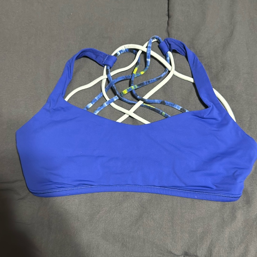 Lululemon sports bra